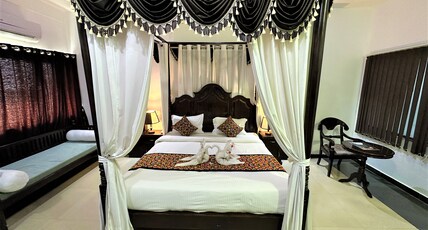 RYAN RESORT Room Type - Royal Suite with bathtub RYAN RESORT Room Type - Royal Suite with bathtub