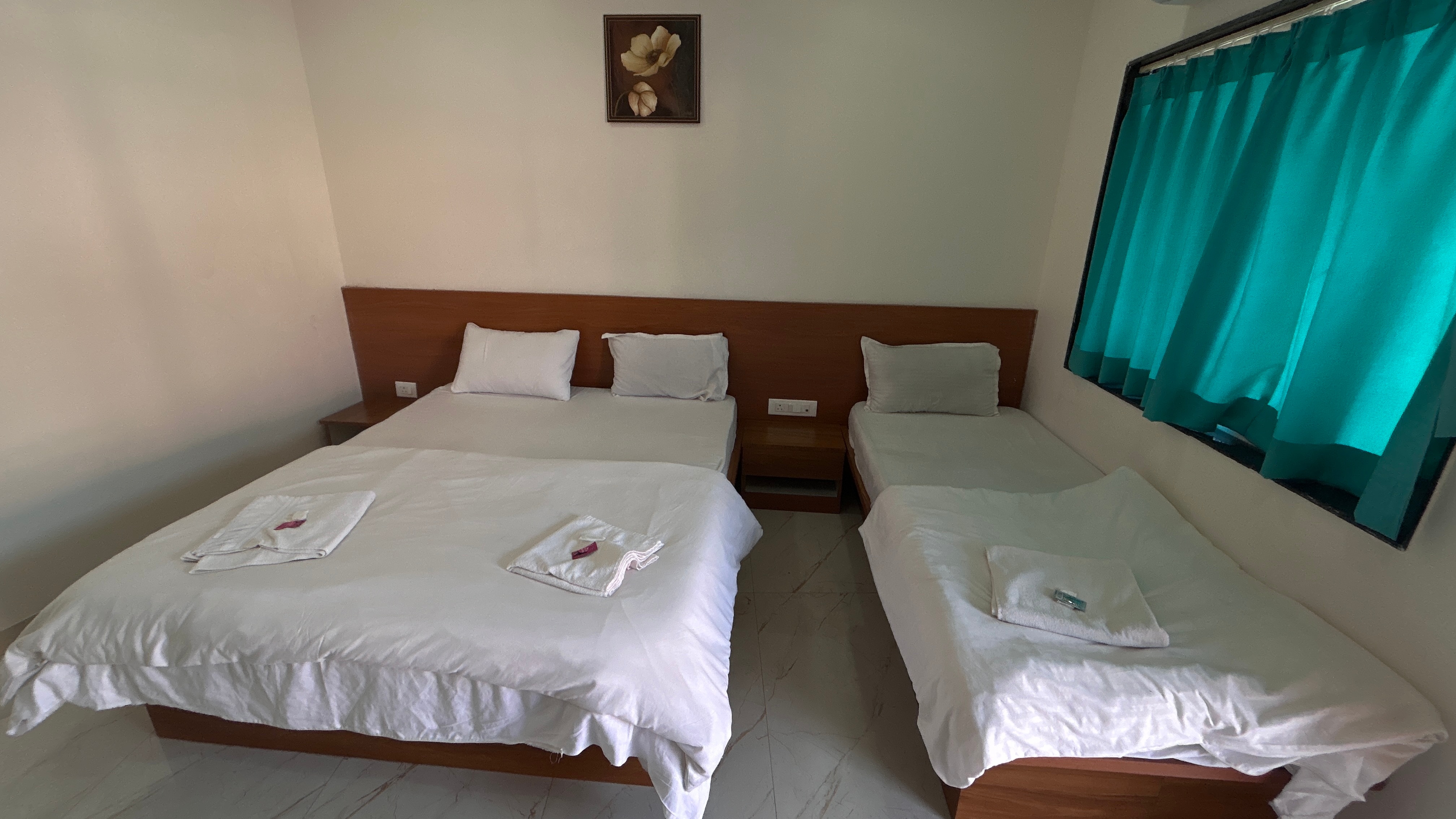 Hotel Rudra Inn - Tap to explore photos