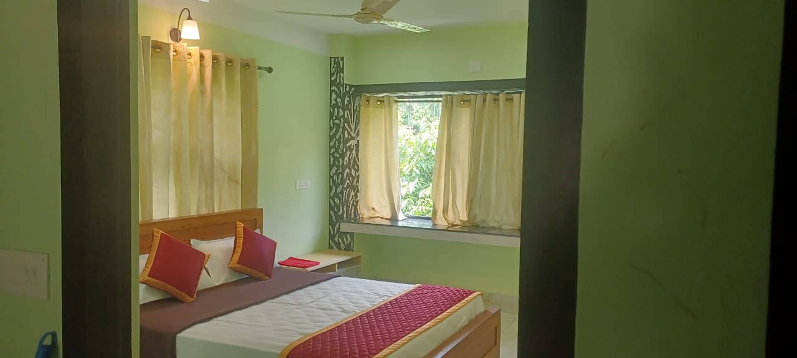 Trinity Homestay - Tap to explore photos