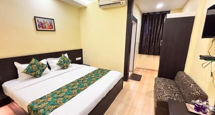 Hotel Wardhman Room Type - Executive AC King Bedroom