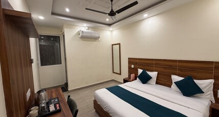 Hotel Hitam Rishikesh 2Min Walk to Parmarth Niketan Aashram, Vanprastha Aashram Room Type - Superior Room