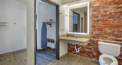 Best Western Copper Hills Inn Room Type - Accessible - 1 King, Mobility Accessible, Roll In Shower, Microwave And Refrigerator, Non-Smoking, F Best Western Copper Hills Inn Room Type - Accessible - 1 King, Mobility Accessible, Roll In Shower, Microwave And Refrigerator, Non-Smoking, F