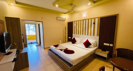 Karapuzha Village Resort Room Type - Waterfront Deluxe Room -AC