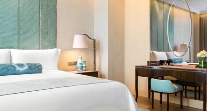 Raffles Jakarta Room Type - Gallery Suite King NS