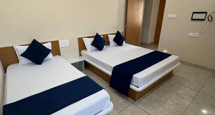 Hotel Darshan Palace - Near Dwarka Railway Station & Shree Dwarkadhish Temple Room Type - Family Room