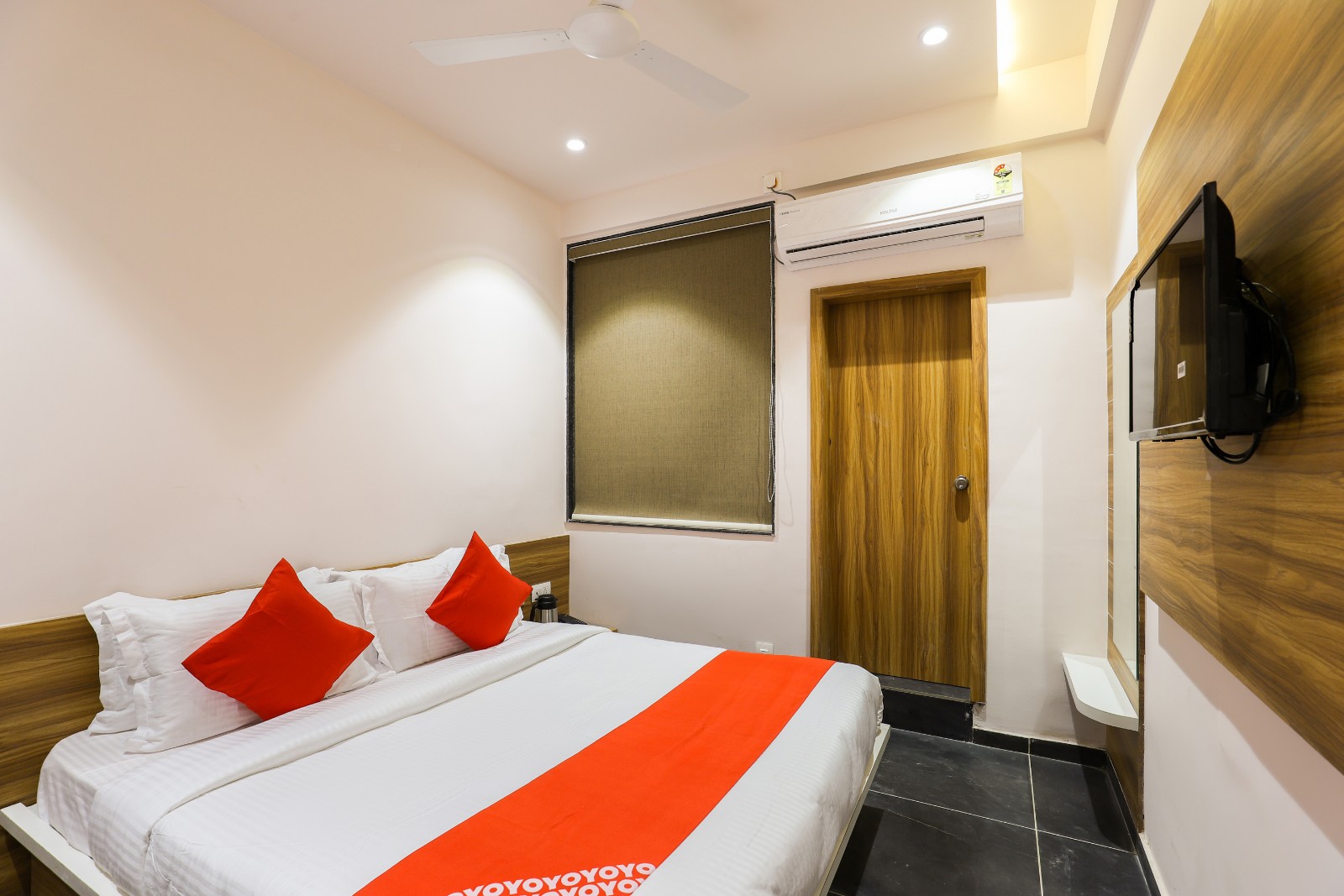 Hotel Majestic Somnath - Tap to explore photos