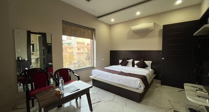 Hotel Golden Olive Room Type - Superior King Room
