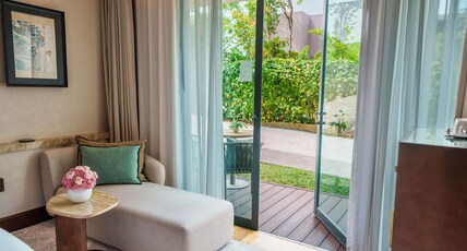 Sofitel Singapore Sentosa Room Type - Signature Room, 1 King Size Bed