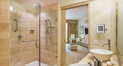 Waldorf Astoria Panama by Hilton Room Type - JUNIOR SUITE 1KING BED