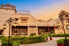 MPT Sheesh Mahal, Orchha