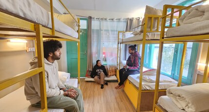 Safar Hostel Manali Room Type - Bed in a 6 bed mixed dorm - Free activities
