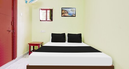 Hotel O V Guest In Room Type - Classic