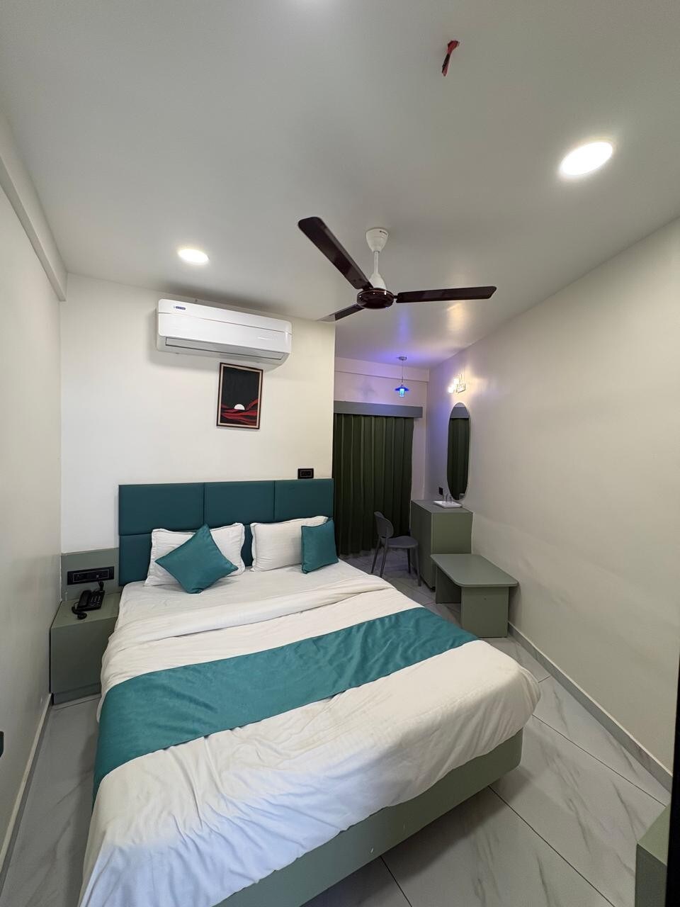 Hotel Bandhan - Tap to explore photos
