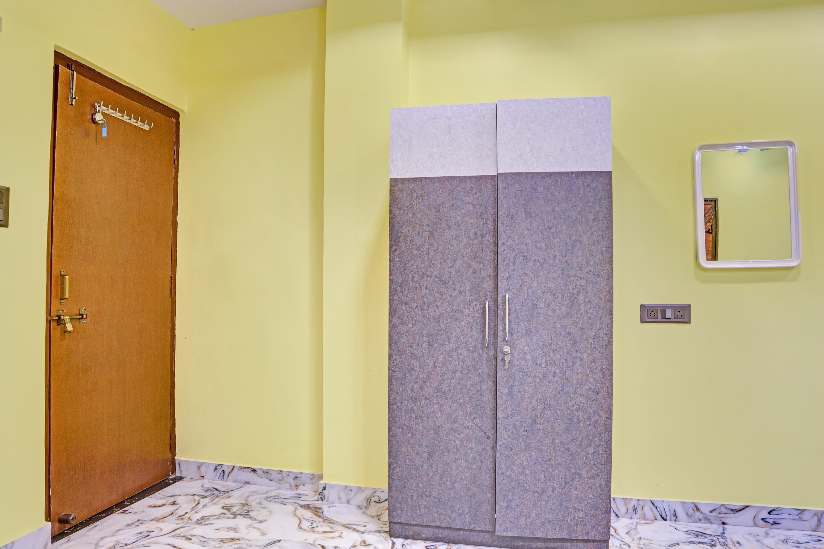 Hotel O Jnk - Tap to explore photos