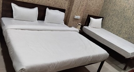 Vishnu Inn Room Type - Tripple Bedded Room