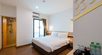 Arawana Regency North Pattaya Room Type - Deluxe King Pool View Arawana Regency North Pattaya Room Type - Deluxe King Pool View