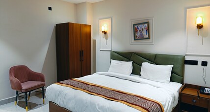 Hotel Supreme Inn Room Type - Premium Room