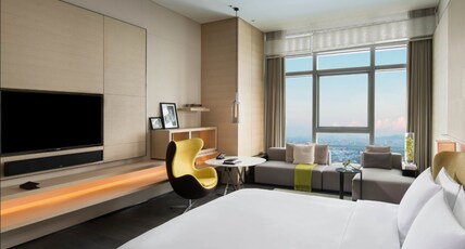 Sofitel Foshan Room Type - LUXURY PREMIUM ROOM, Club Millsime access,1 King Size Bed, Post-modern Dcor Sofitel Foshan Room Type - LUXURY PREMIUM ROOM, Club Millsime access,1 King Size Bed, Post-modern Dcor