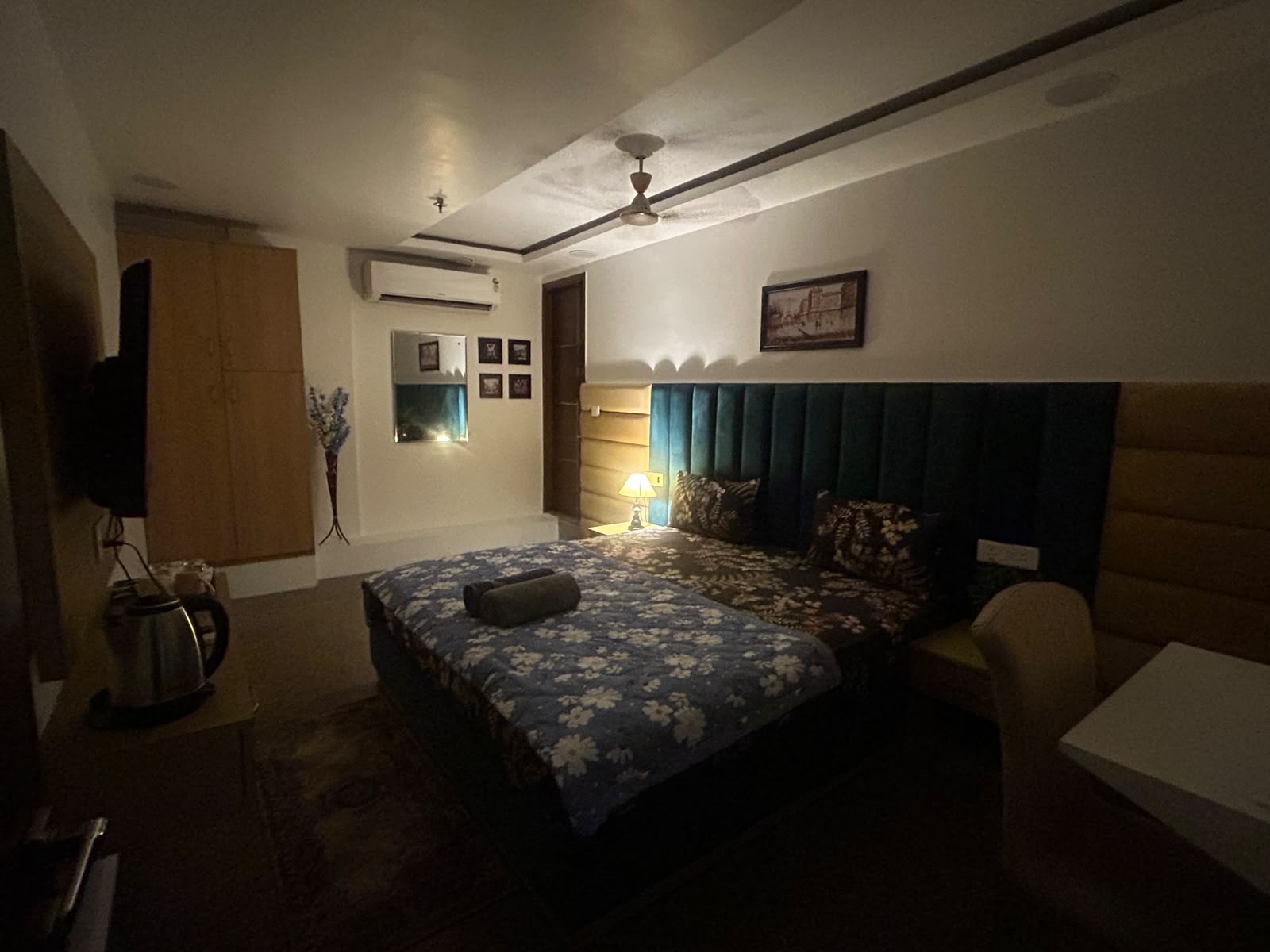 Kalm Stay in South Delhi - Tap to explore photos