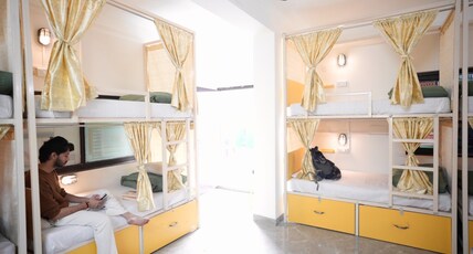 Heistel Gurugram | Dorms & Rooms Room Type - 4 Bed Female Dormitory Ac Timing 08 Pm To 09 Am