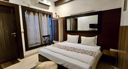 Aakriti Hotels Room Type - Deluxe Room without Balcony