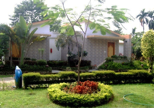 Unique Inn - Tap to explore photos