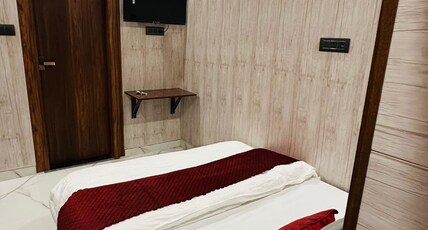 Sri Viswanath Retreat near Kashi Viswanath mandir Room Type - Premium Deluxe Room with Sofa
