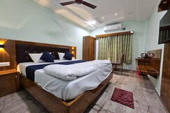 Mangal Chandi Guest House | 3Mins Walk To Sea Beach