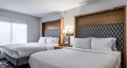 Holiday Inn INDIANAPOLIS DOWNTOWN Room Type - 2 Queen Standard Comm Access