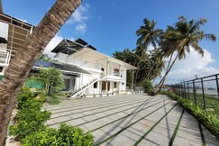 The Lawrences Aqua Stay