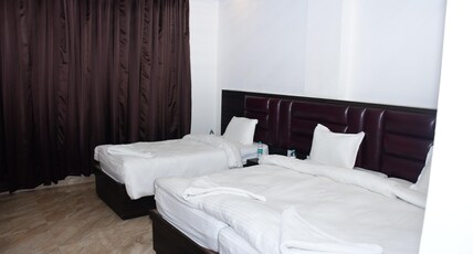 Hotel Leela Galaxy Room Type - Deluxe Room