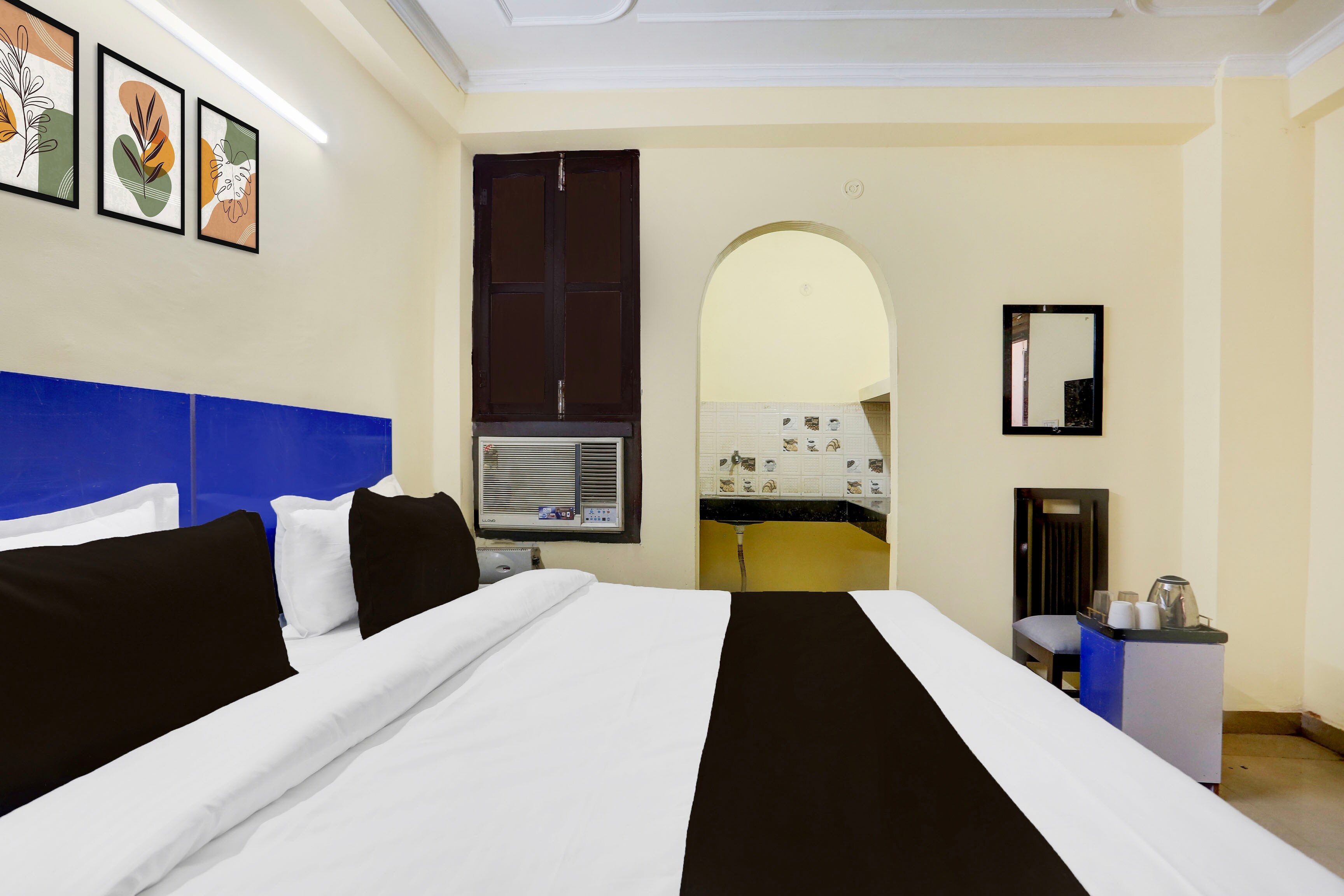 Hotel O Sheetla Colony - Tap to explore photos