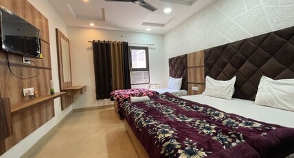 Takkars Residency Room Type - TRIPLE DELUXE ROOM 