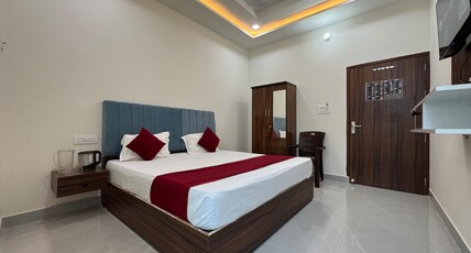 Vimla Residency Hotel Near Prem Mandir Room Type - Deluxe room