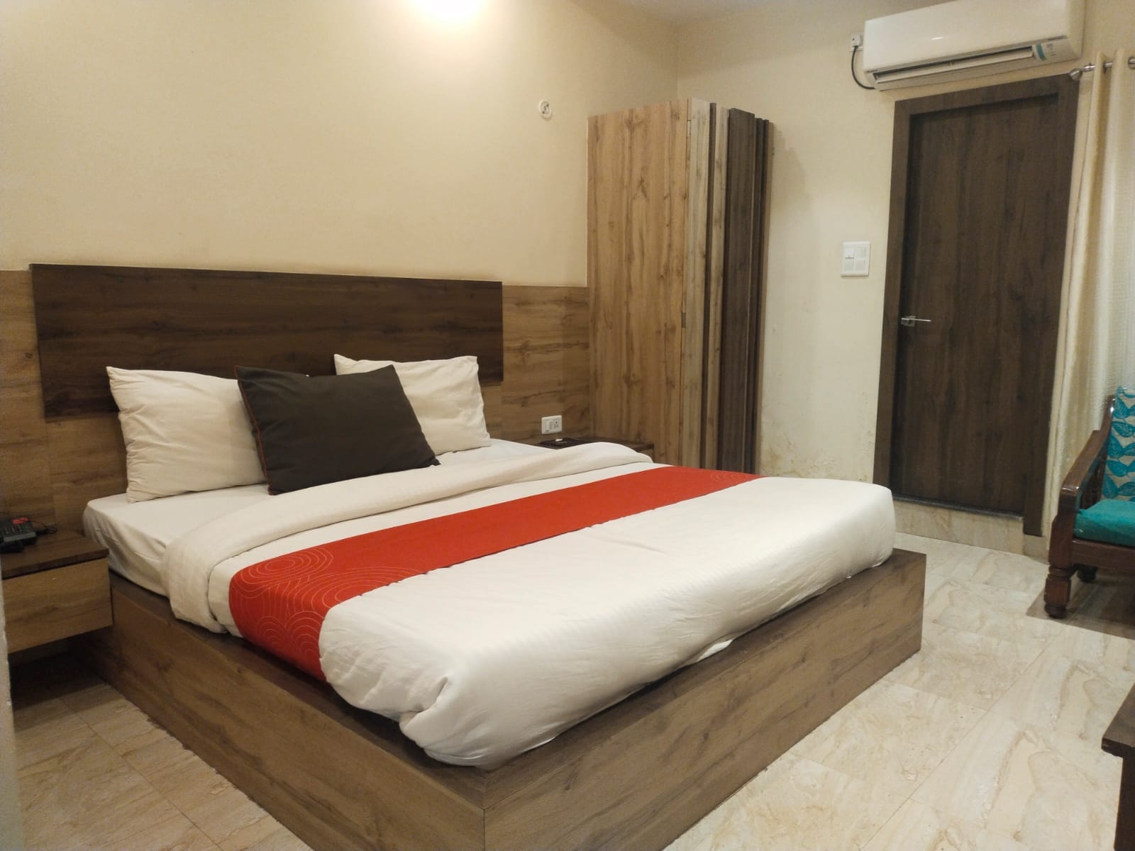 Hotel Vrindavan Palace - Tap to explore photos