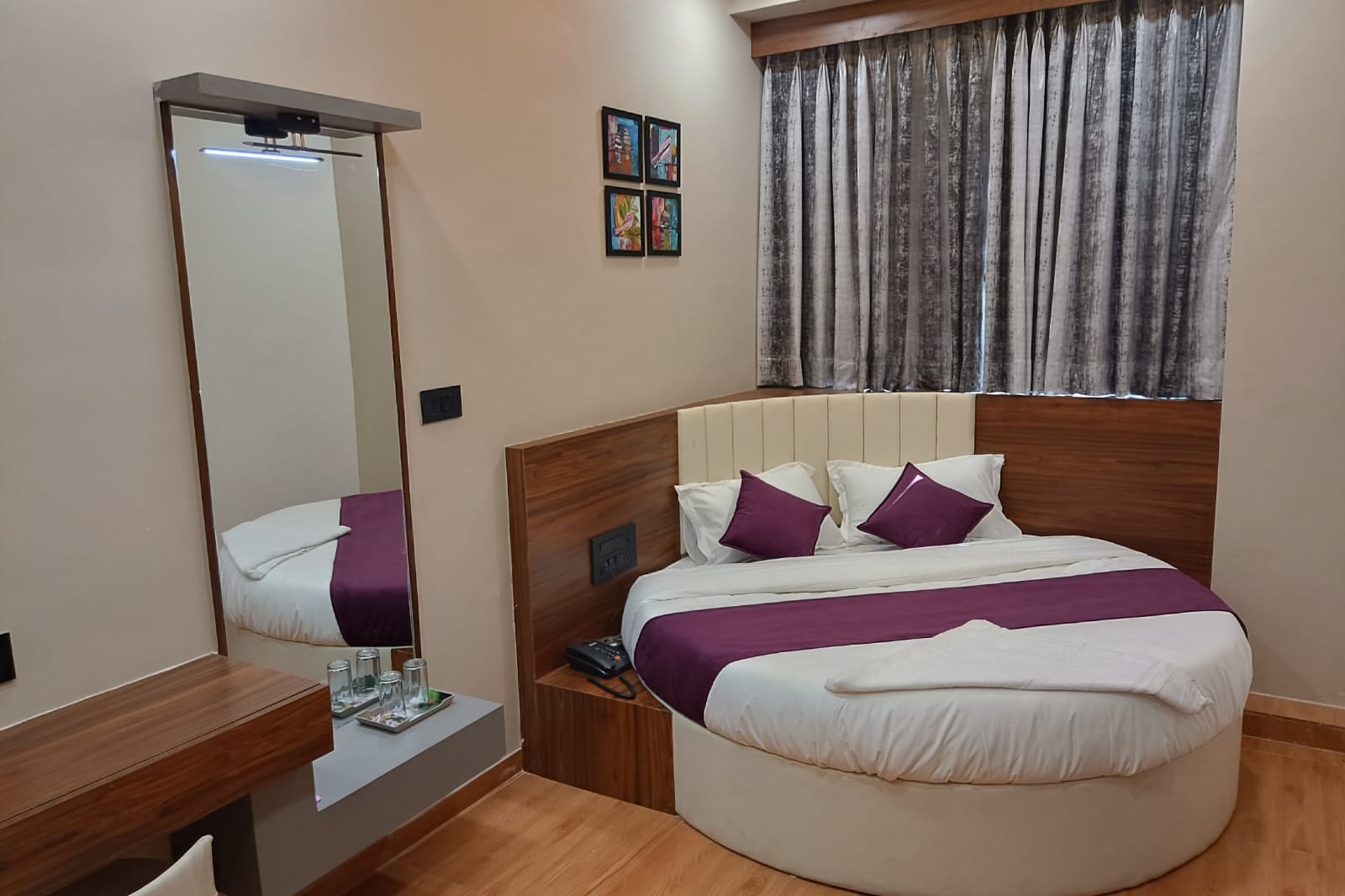 Hotel Rosewood,Ahmedabad - Tap to explore photos