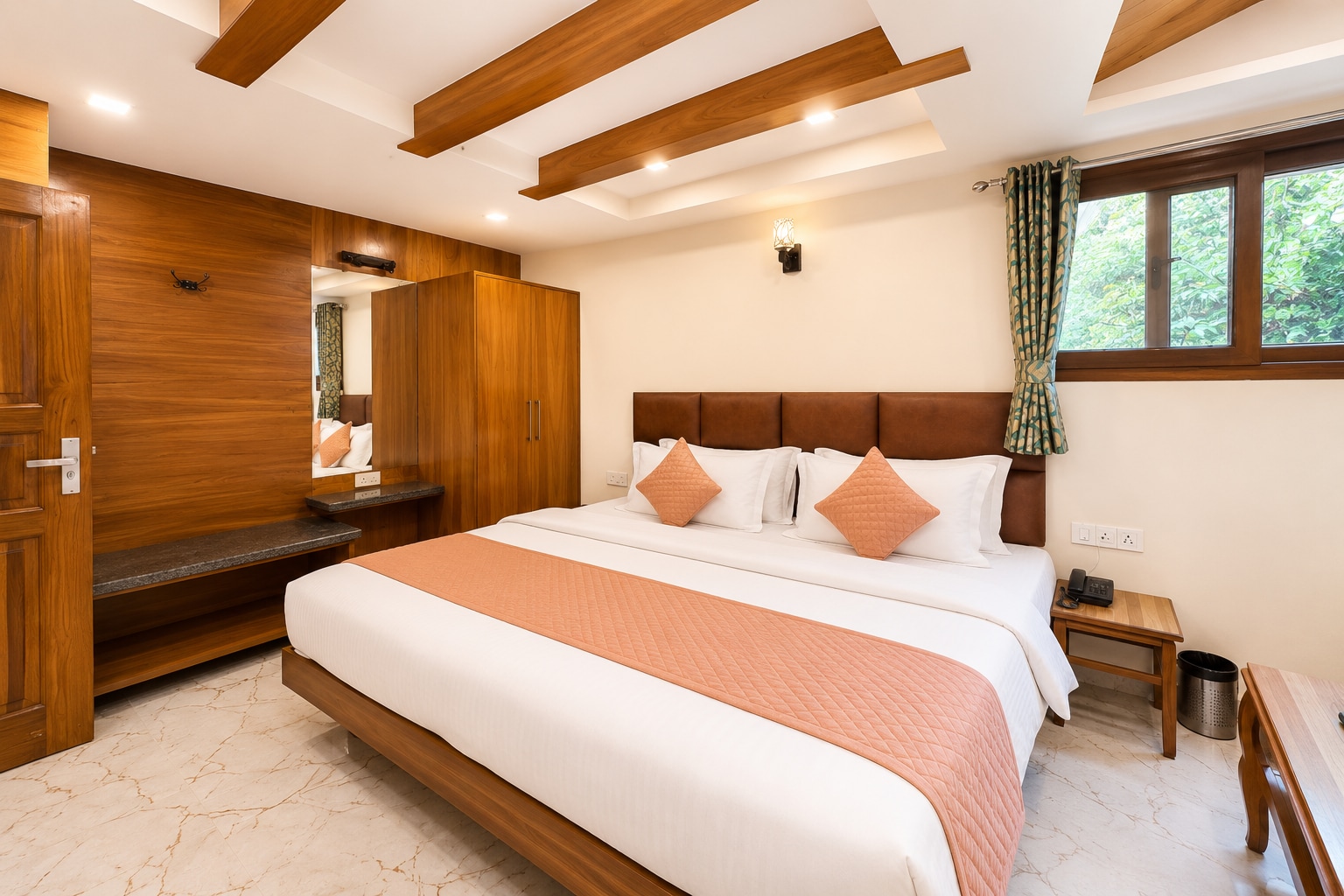 Hotel Paramount Mussoorie - Tap to explore photos