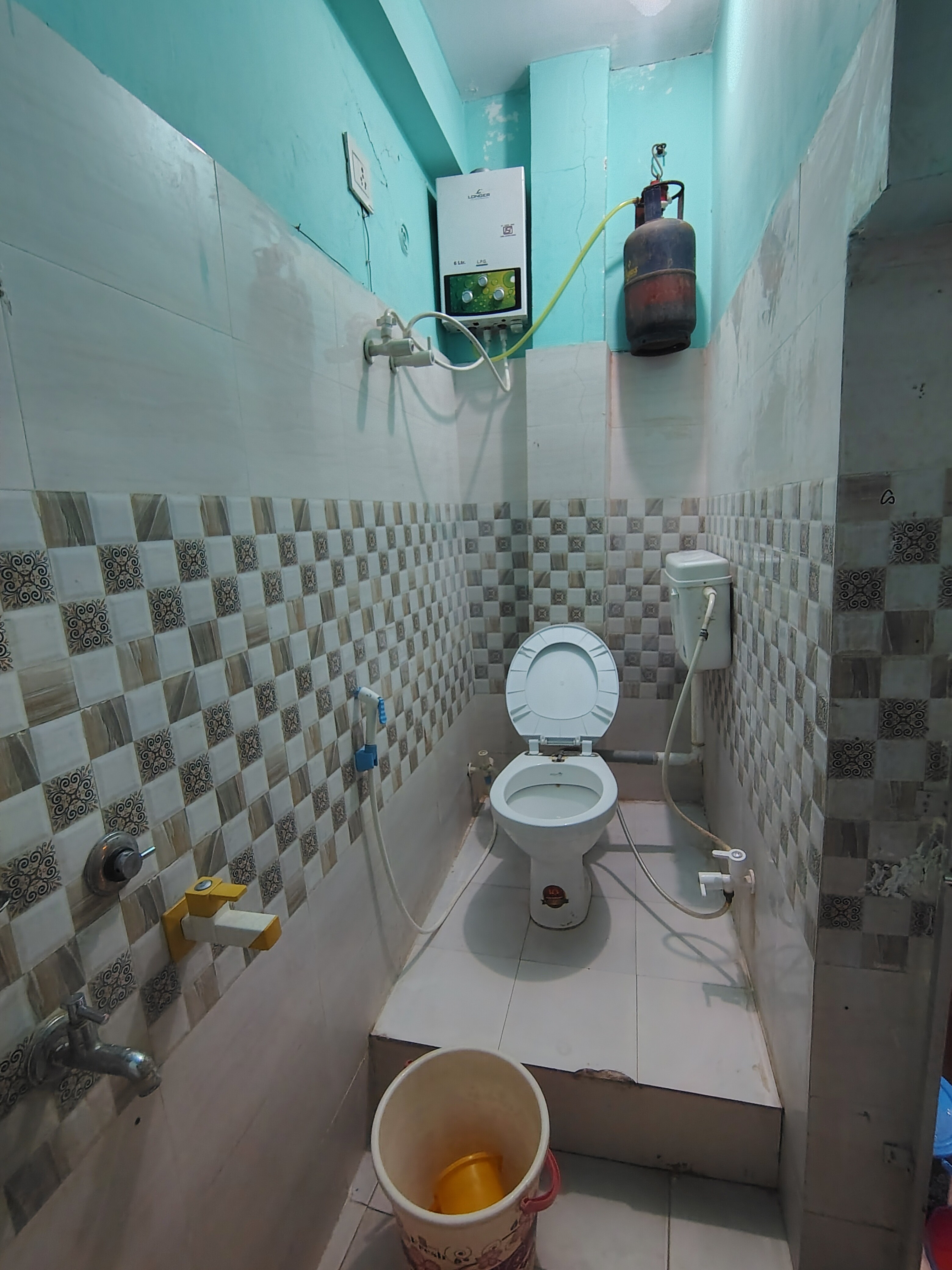 Maan sarover paying guest house  - Tap to explore photos