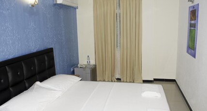 Saasha City Hotel Room Type - Standard Double Room