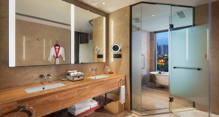 DoubleTree by Hilton Hotel Guangzhou - Science City Room Type - JUNIOR SUITE