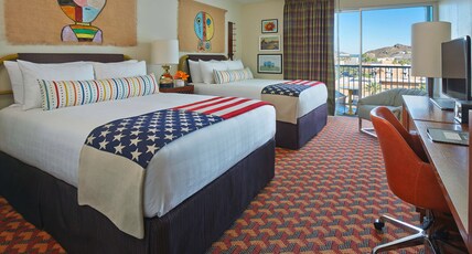 Graduate by Hilton Tempe Room Type - GRADUATE QN QN W  PATIO
