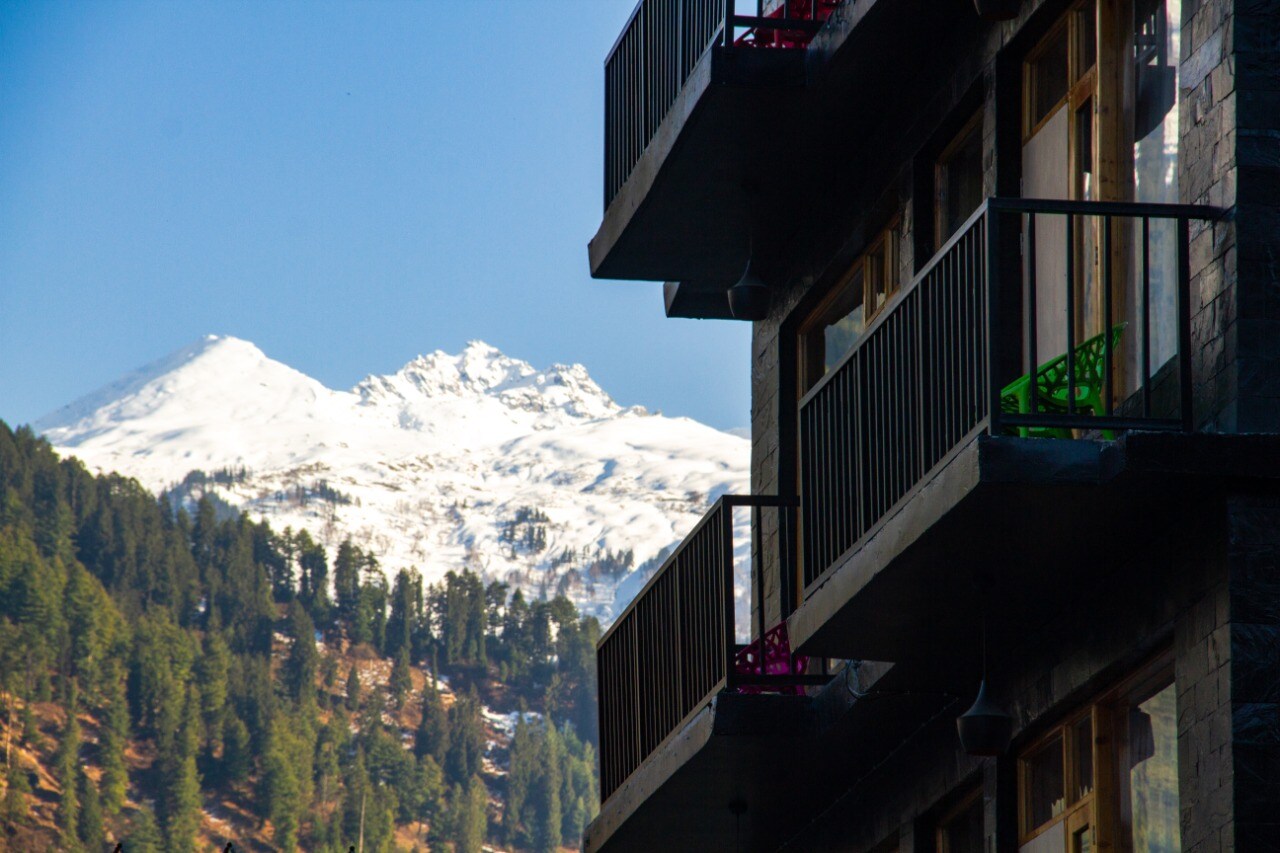 Evoque Hotel - Near Mall Road Offering Scenic River & Mountain Views. - Tap to explore photos