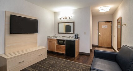 Holiday Inn Express Hotel & Suites Kalispell Room Type - 1 King Bed 1 Bedroom Suite Living Area