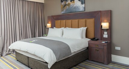 Holiday Inn MUTARE Room Type - 1 King Standard Mountain View