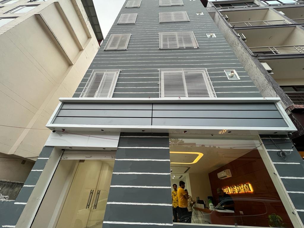 Hotel Yog Safari, Behind Parmarth Niketan - Tap to explore photos