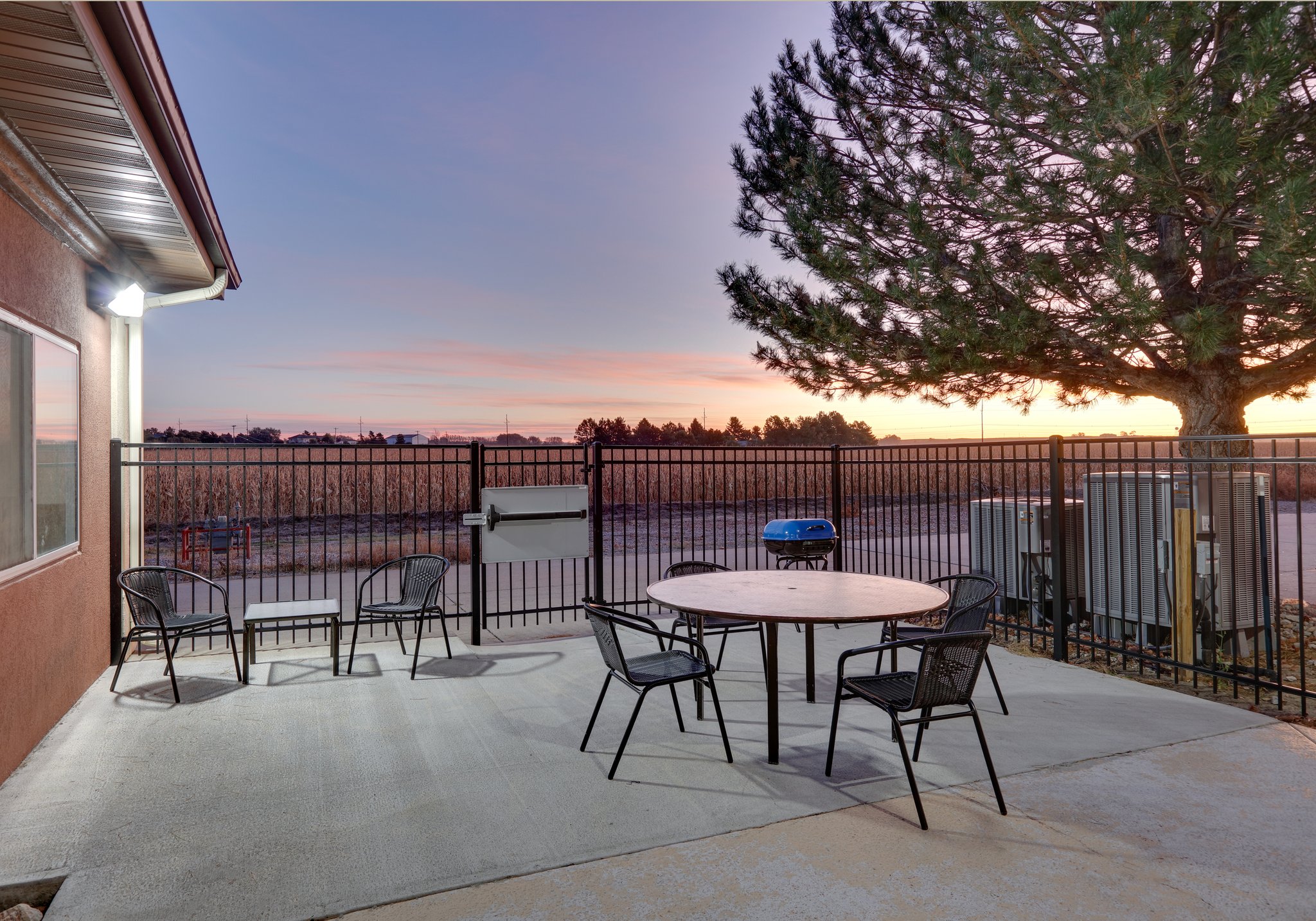 Holiday Inn Express Scottsbluff - Gering - Tap to explore photos