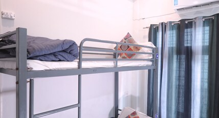 OLT Hostel Room Type - 6-Bed Mixed Dormitory with AC