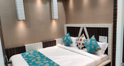 HOTEL CENTRAL SQUARE Room Type - DELUXE