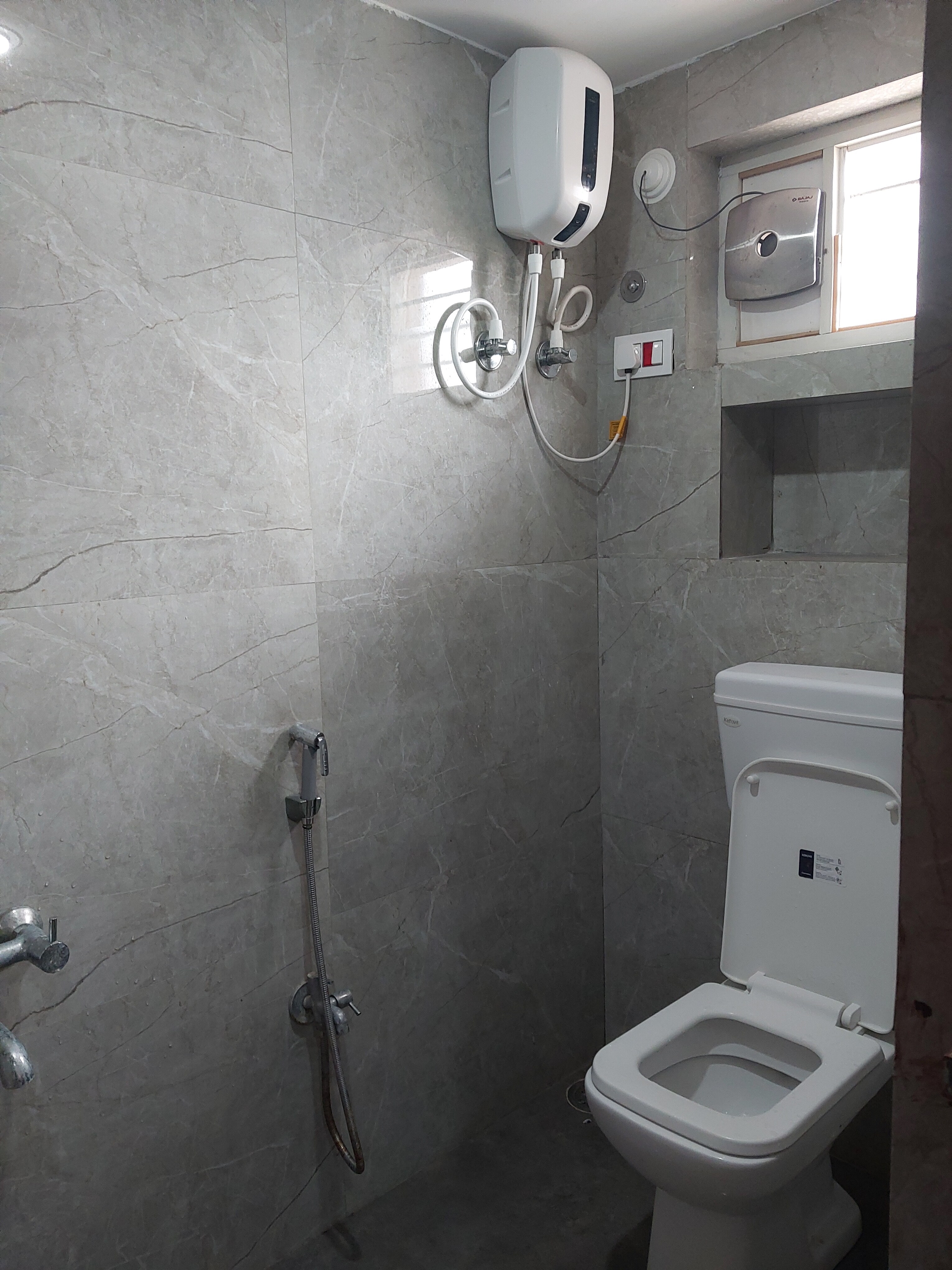Sreenivasa Nilayam Lodge Ac/ Non Ac Delux Rooms - Tap to explore photos