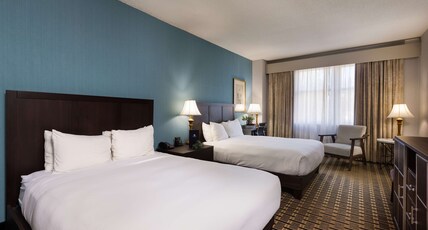 Inn at the Colonnade Baltimore - a DoubleTree by Hilton Room Type - 2 QN ACC RI SHWR NO SMOK